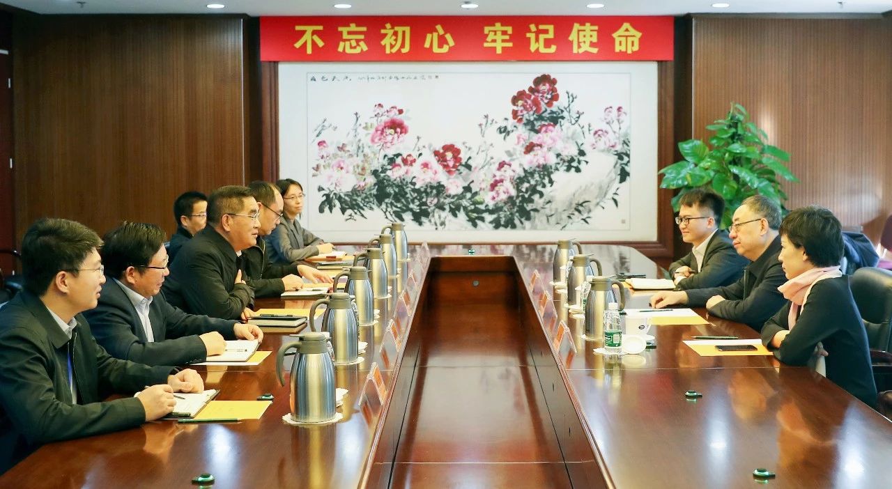 姜仁鋒會見中國國新黨委委員、總會計師劉學詩 